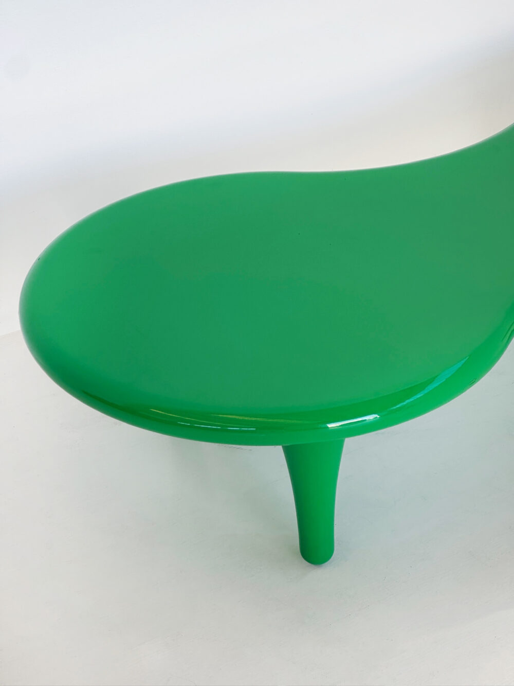 Tavolino Orgone, Marc Newson, Cappellini - immagine 2